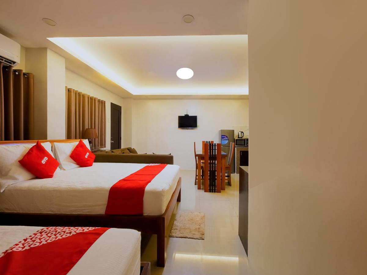 Oyo 848 Dona Aurora Condotel Кесон-Сити Экстерьер фото