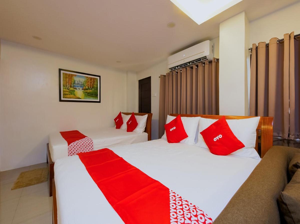 Oyo 848 Dona Aurora Condotel Кесон-Сити Экстерьер фото